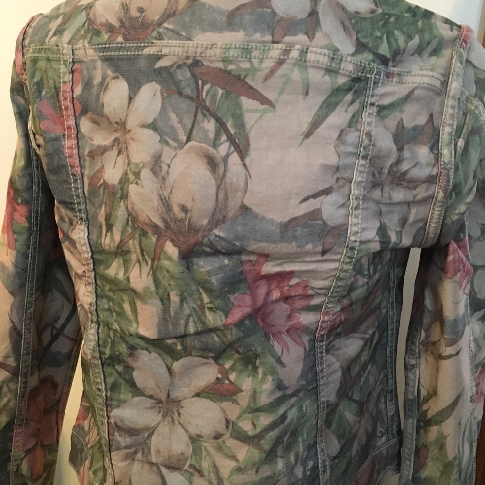 Venus Floral Reversible Utility Jacket - Pink & Green - Picture 2 of 4